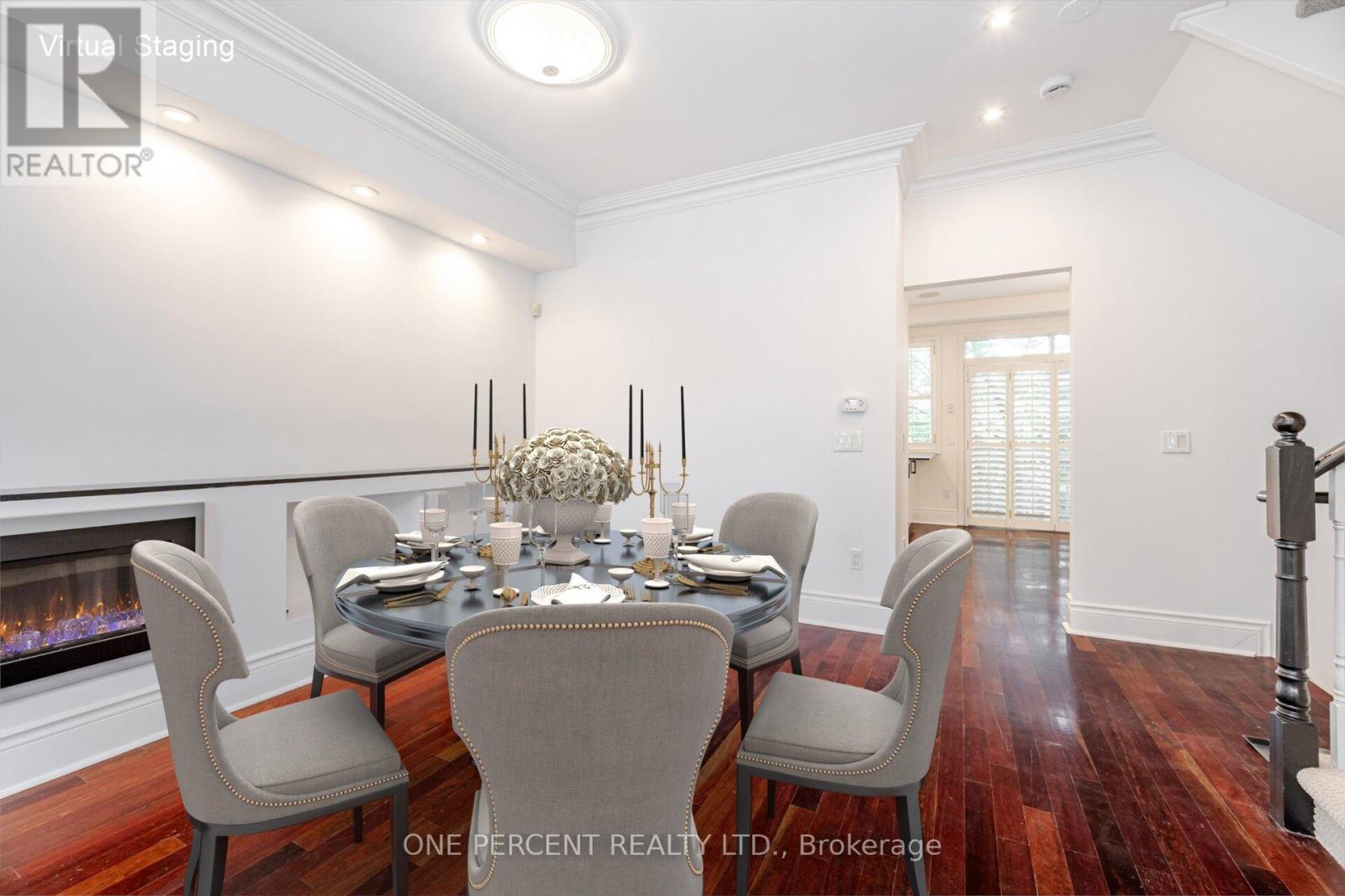 Photo 12 of 25 8038 Yonge Street, Vaughan ON