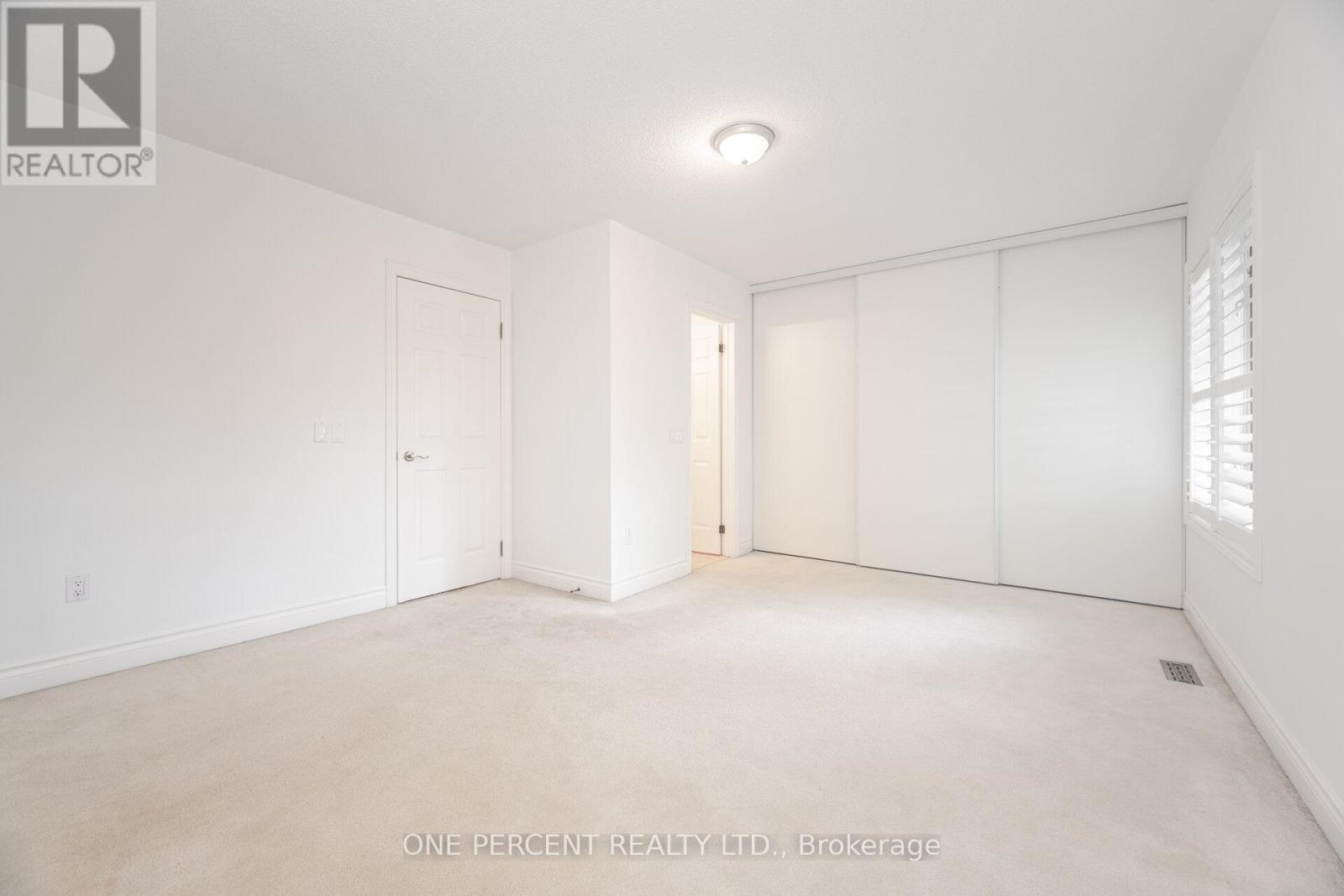 Photo 30 of 25 8038 Yonge Street, Vaughan ON