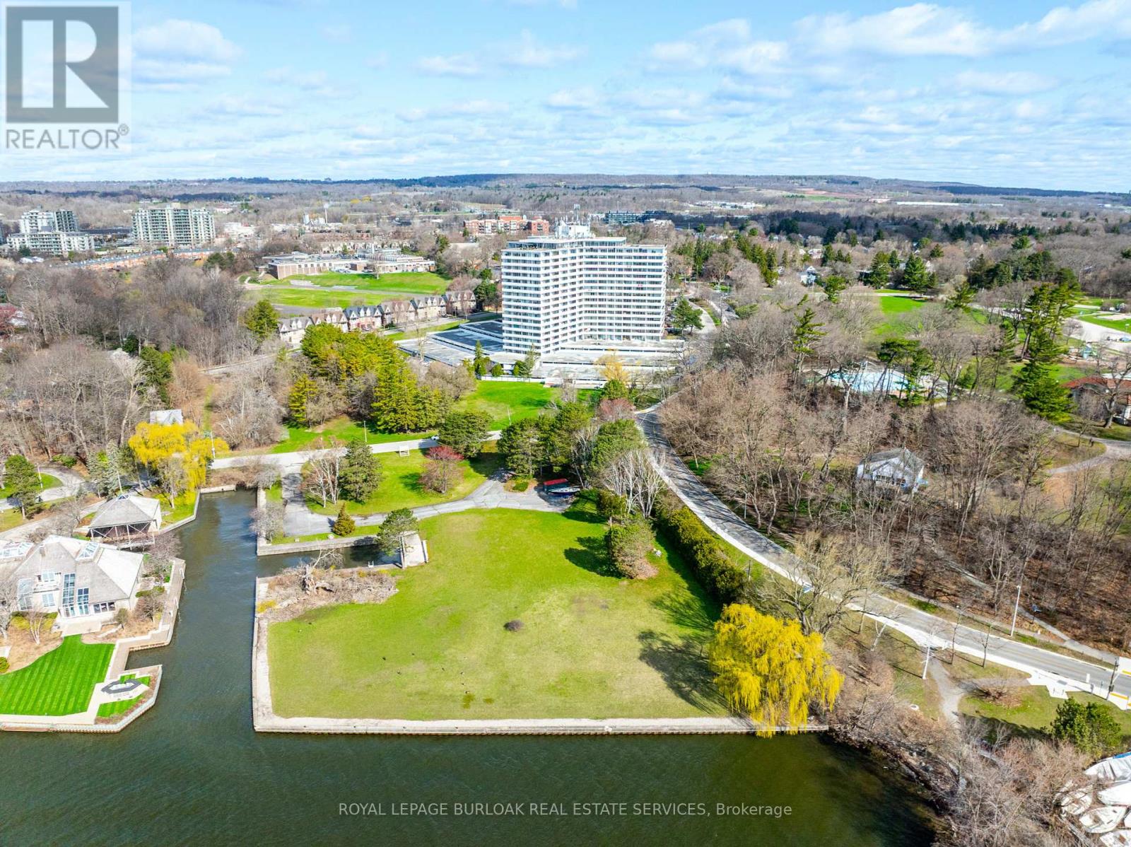 Photo 17 of 800 Lasalle Park Road, Burlington ON