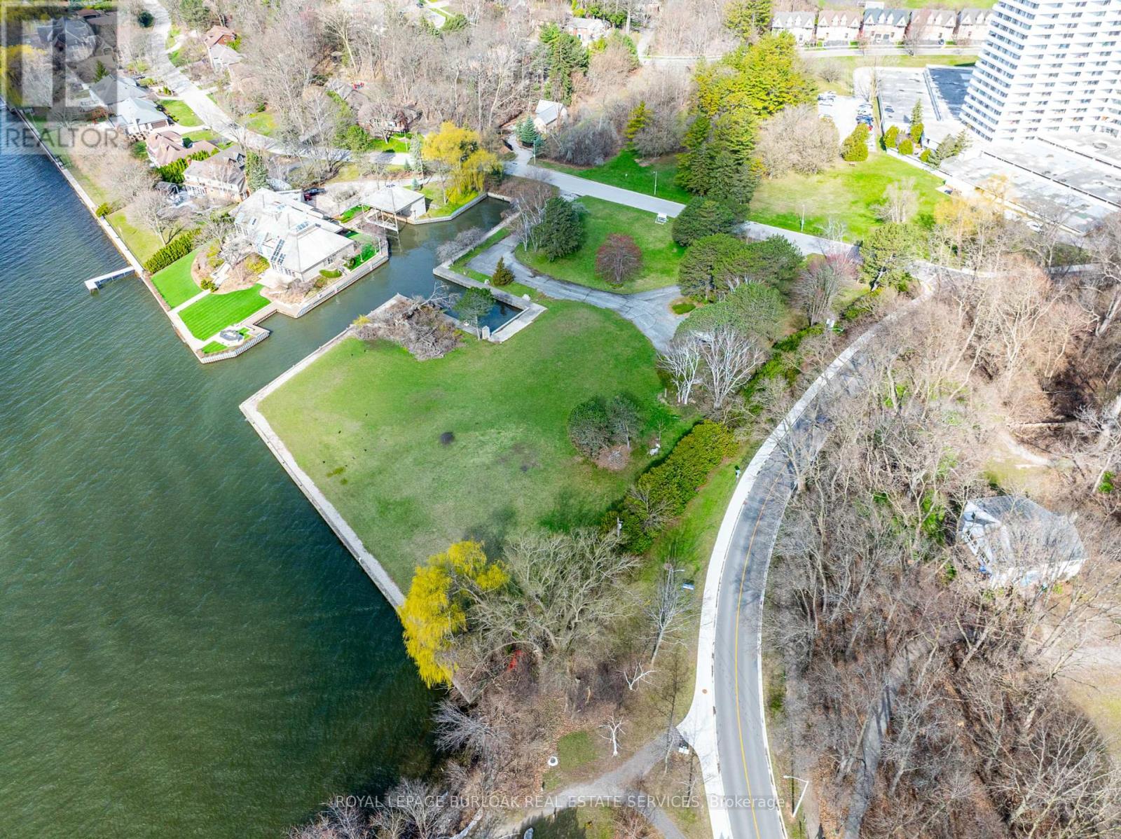 Photo 14 of 800 Lasalle Park Road, Burlington ON