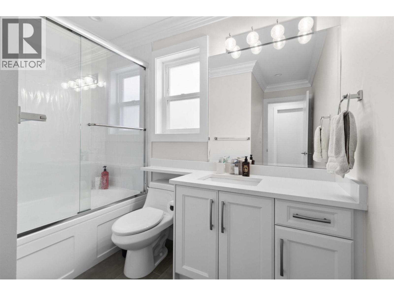 Photo 13 of 211 Hampton Street, New Westminster BC