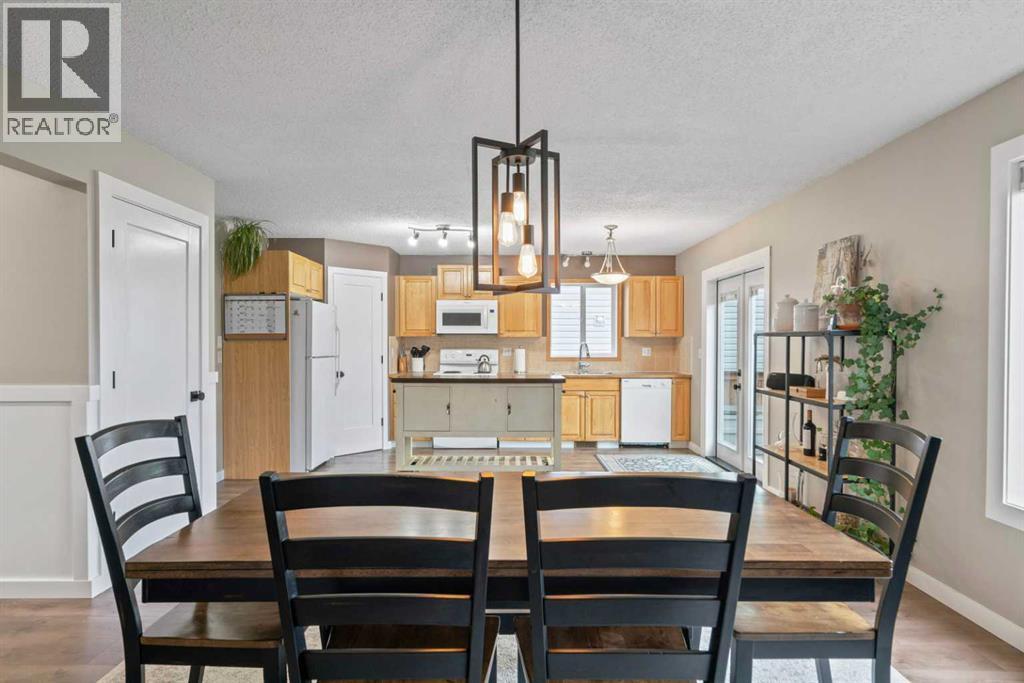Single Family House for Sale in  Country Hills Manor NW Country Hills Calgary 