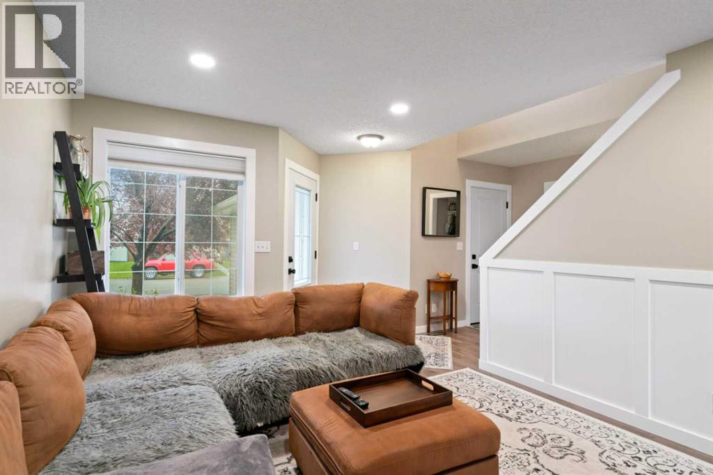 Single Family House for Sale in  Country Hills Manor NW Country Hills Calgary 