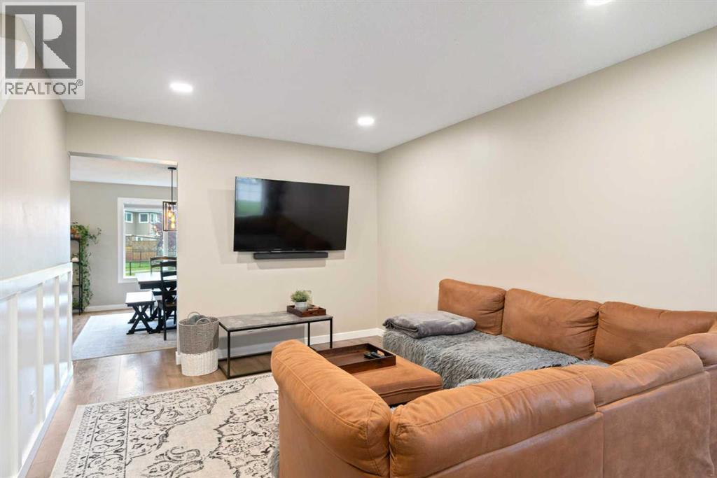 Single Family House for Sale in  Country Hills Manor NW Country Hills Calgary 