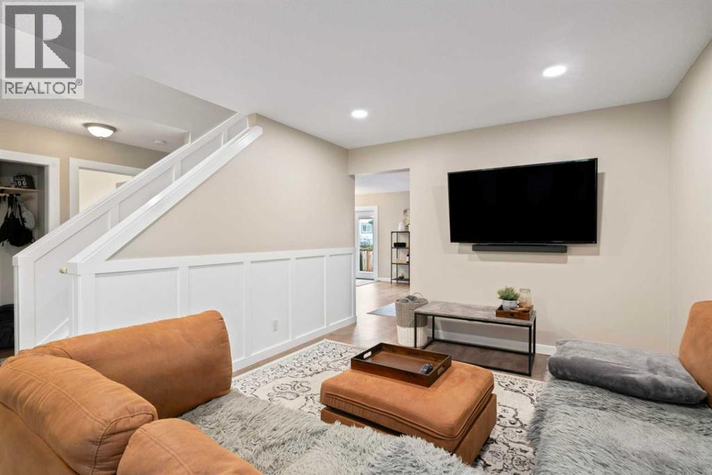 Single Family House for Sale in  Country Hills Manor NW Country Hills Calgary 