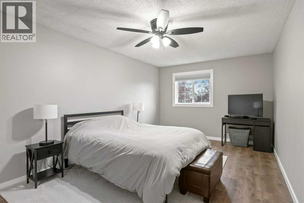 Single Family House for Sale in  Country Hills Manor NW Country Hills Calgary 