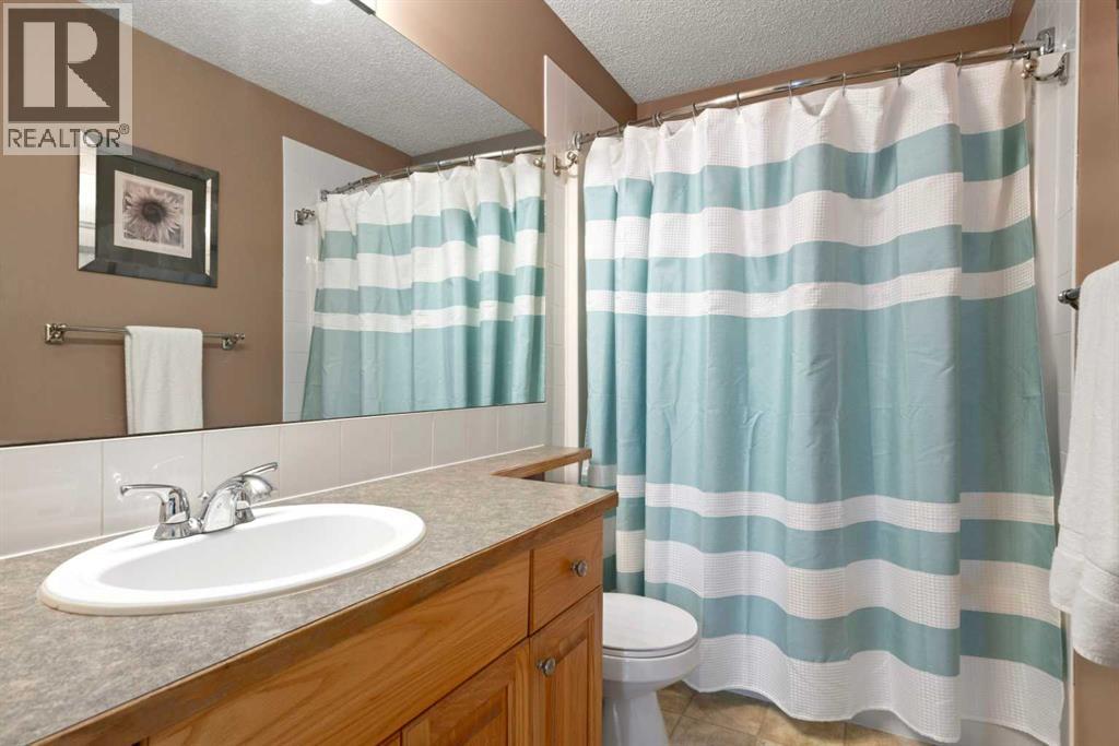 Single Family House for Sale in  Country Hills Manor NW Country Hills Calgary 
