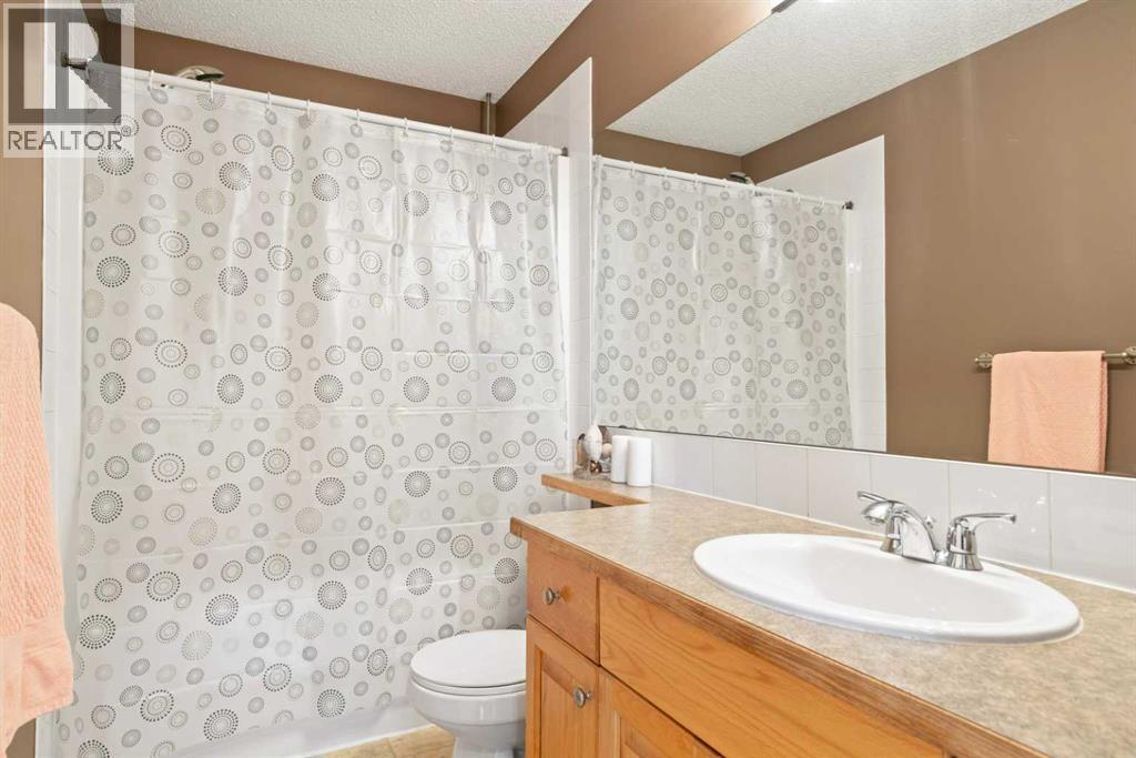 Single Family House for Sale in  Country Hills Manor NW Country Hills Calgary 