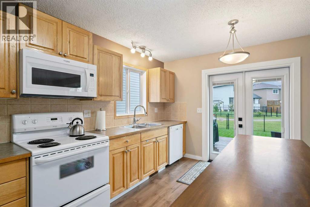 Single Family House for Sale in  Country Hills Manor NW Country Hills Calgary 