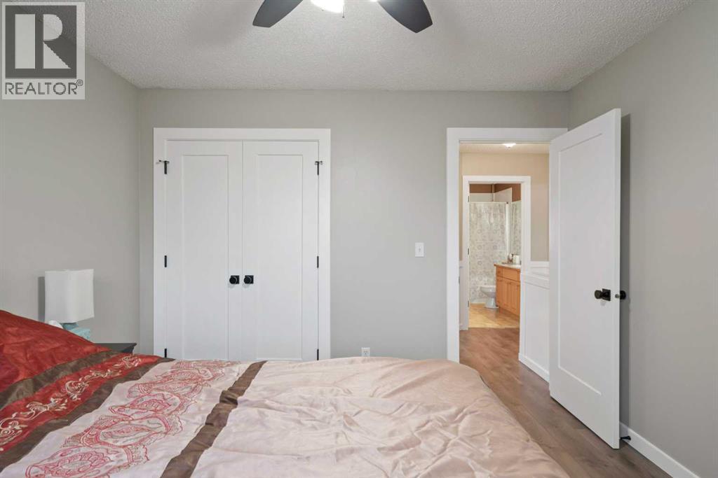 Single Family House for Sale in  Country Hills Manor NW Country Hills Calgary 