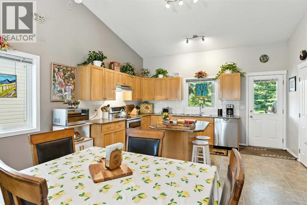 Photo 7 of 42 Valarosa Drive, Didsbury AB