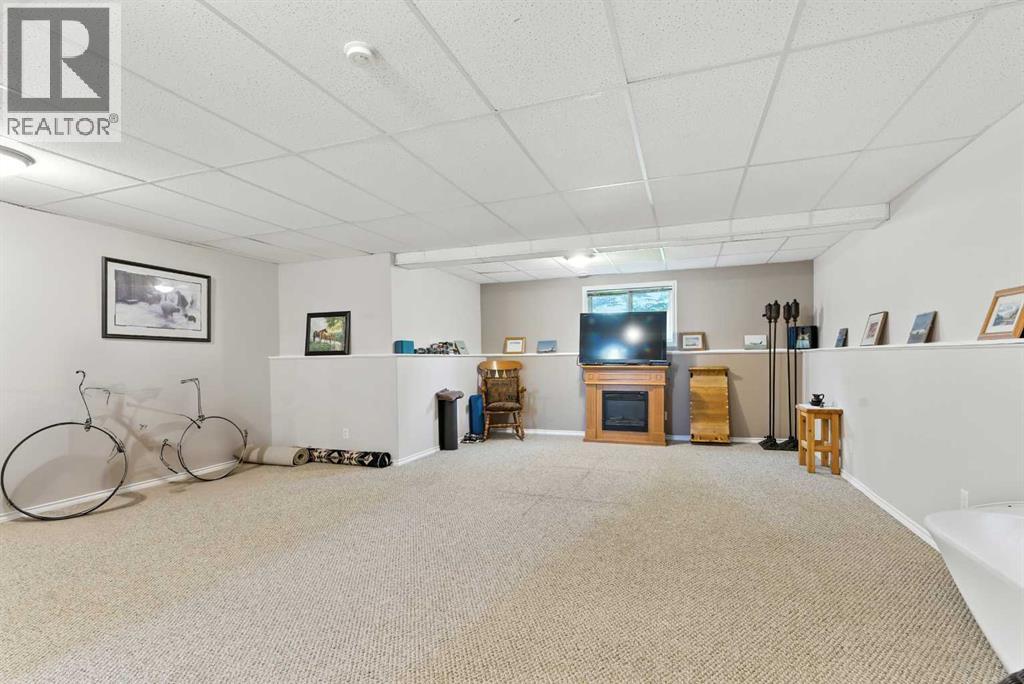 Photo 9 of 42 Valarosa Drive, Didsbury AB