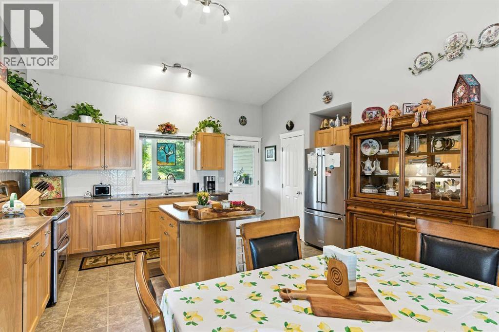 Photo 29 of 42 Valarosa Drive, Didsbury AB