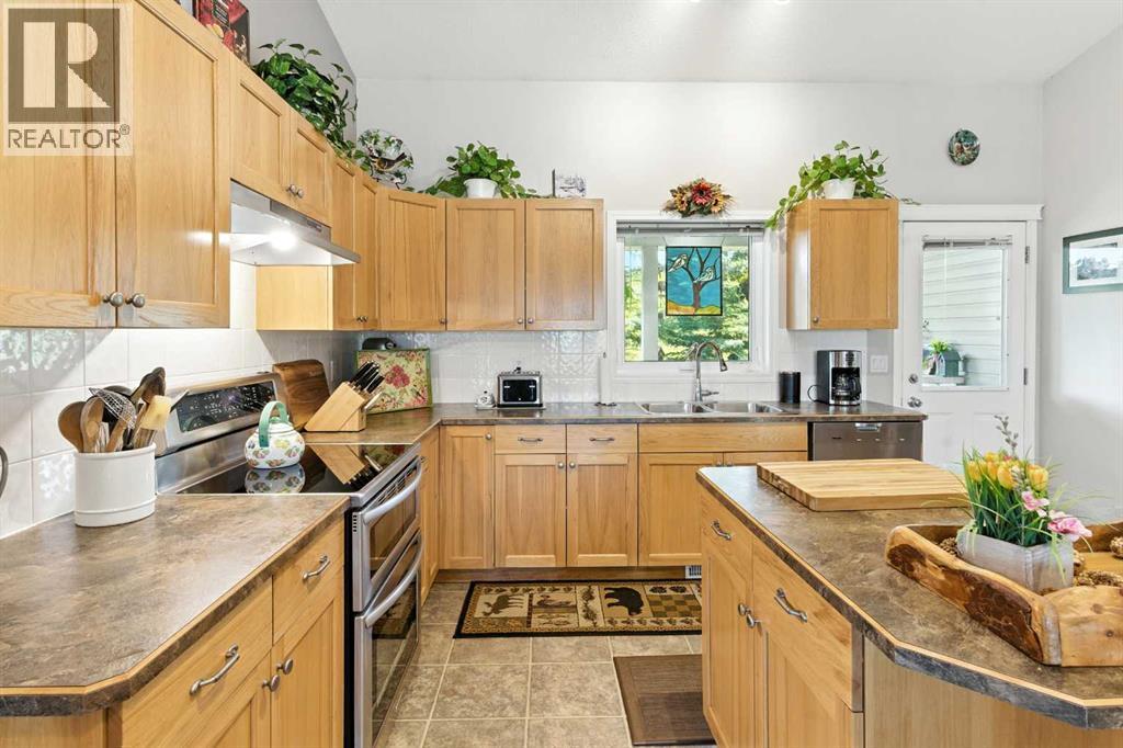 Photo 27 of 42 Valarosa Drive, Didsbury AB