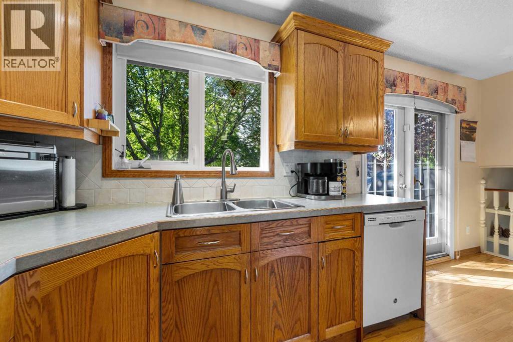 Single Family House 4 Level for Sale in  Bernard Court NW Beddington Heights Calgary 
