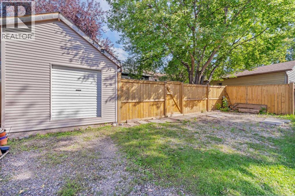 7 Bernard Court NW, Calgary, Alberta