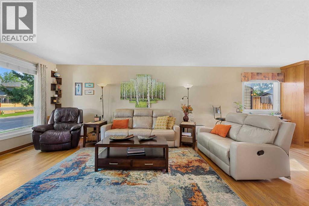 Single Family House 4 Level for Sale in  Bernard Court NW Beddington Heights Calgary 