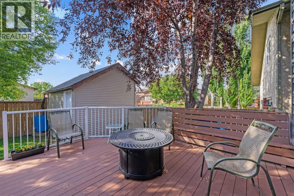 Single Family House 4 Level for Sale in  Bernard Court NW Beddington Heights Calgary 
