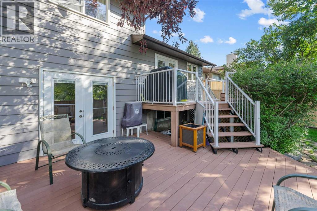 Single Family House 4 Level for Sale in  Bernard Court NW Beddington Heights Calgary 