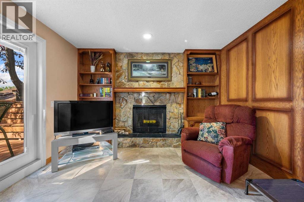 Single Family House 4 Level for Sale in  Bernard Court NW Beddington Heights Calgary 
