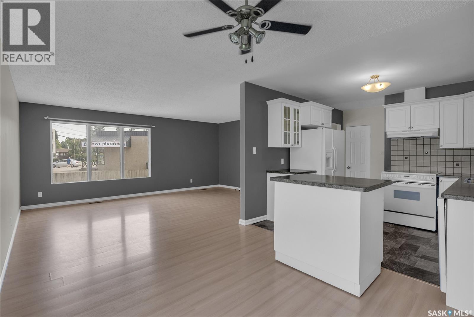 Photo 10 of 217 Boyd Street, Saskatoon SK