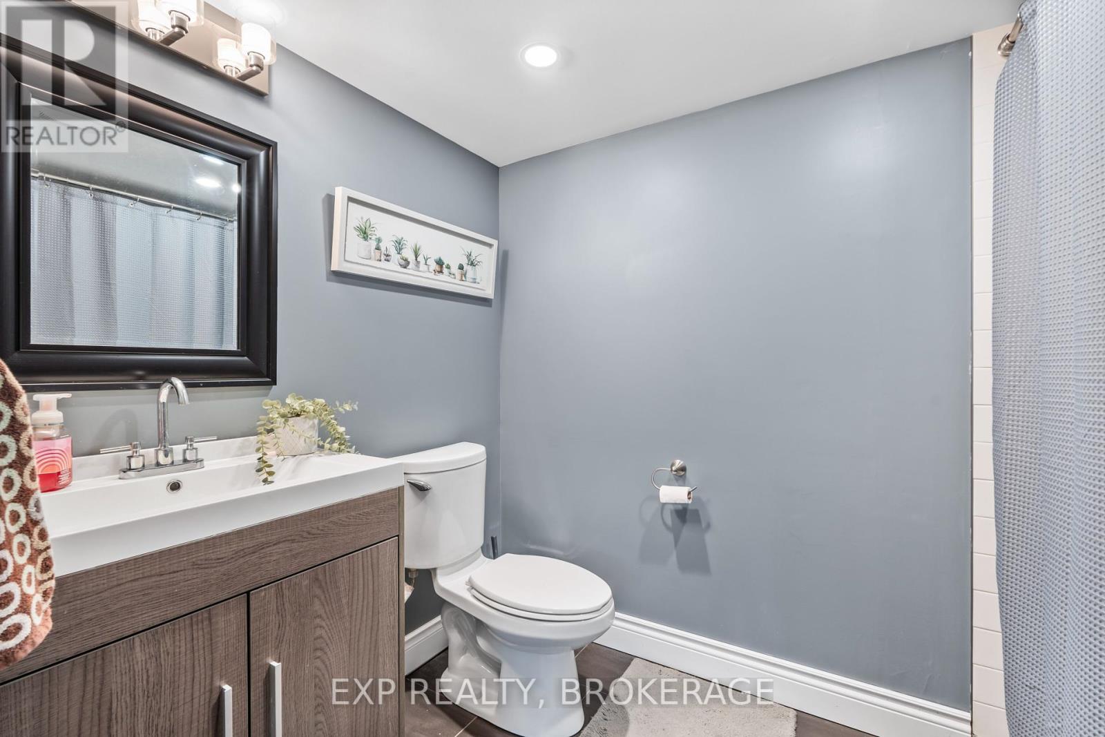 Photo 37 of 228 Mill Pond Place, Kingston ON