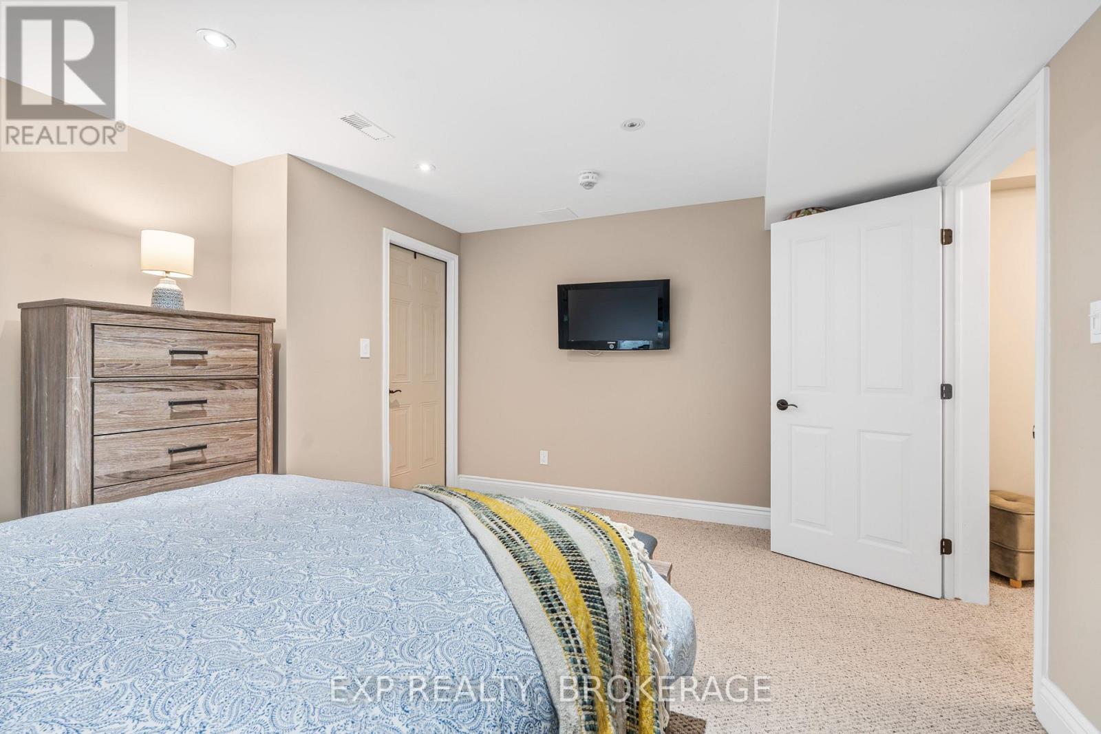 Photo 39 of 228 Mill Pond Place, Kingston ON