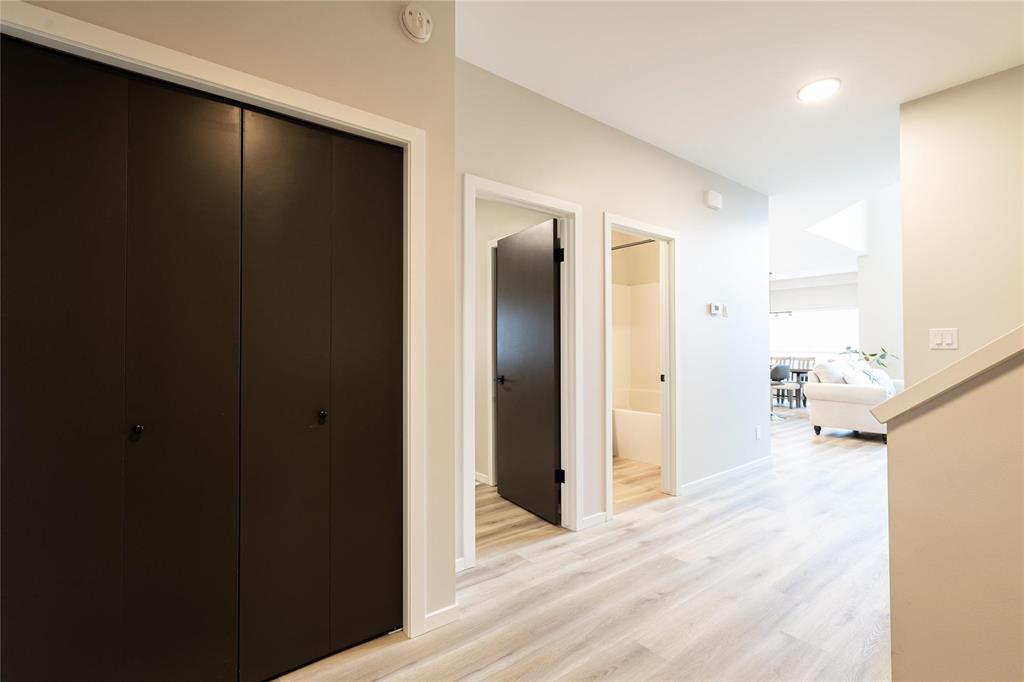 Photo 3 of 345 Ken Oblik Drive, Winnipeg MB