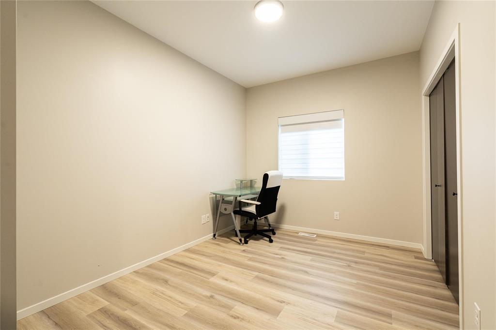 Photo 5 of 345 Ken Oblik Drive, Winnipeg MB