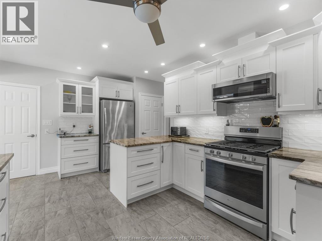 Photo 12 of 297 Fairview Boulevard, Windsor ON