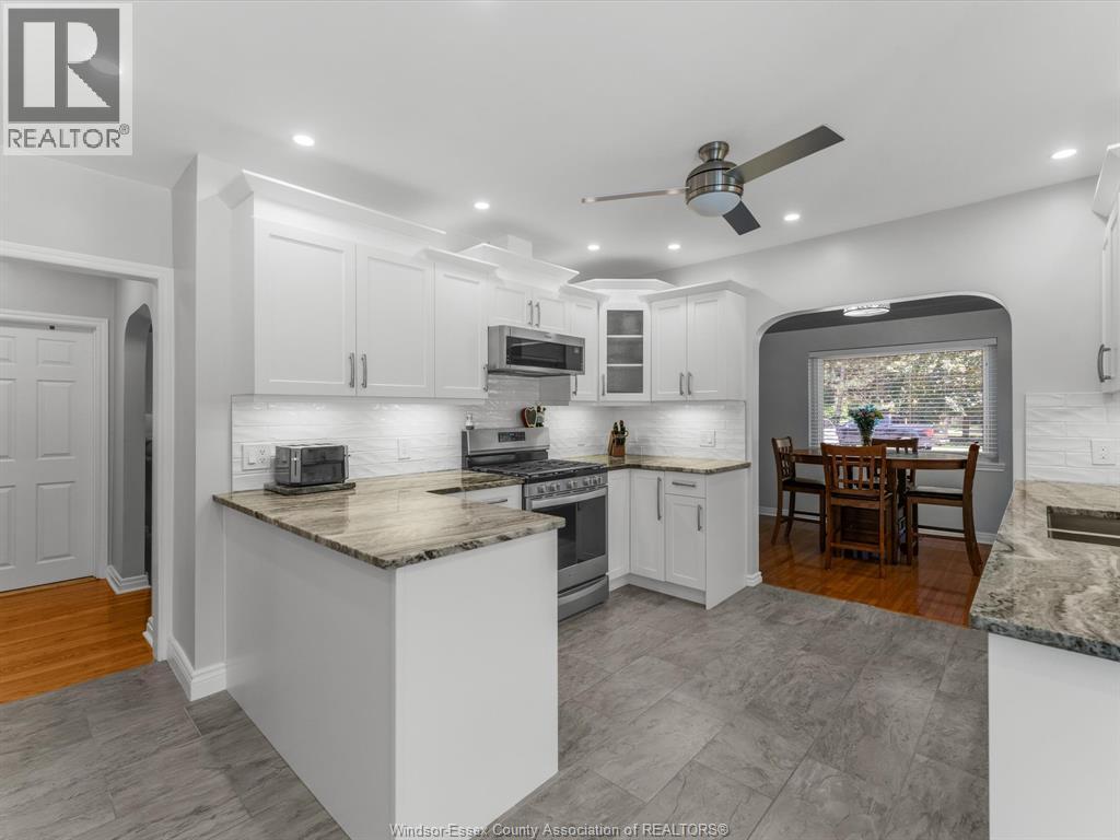 Photo 13 of 297 Fairview Boulevard, Windsor ON