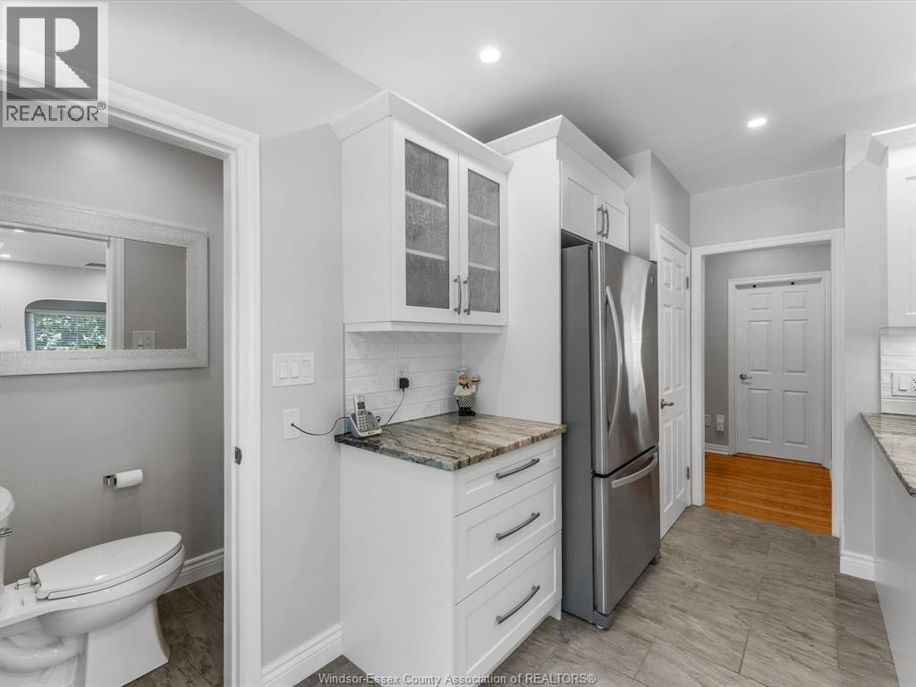 Photo 23 of 297 Fairview Boulevard, Windsor ON