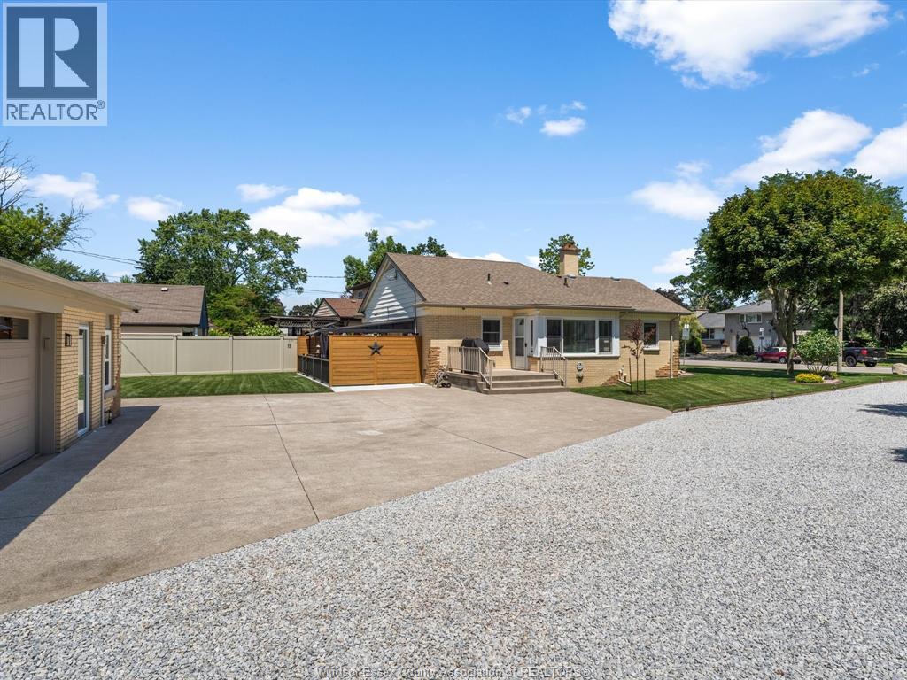 Photo 36 of 297 Fairview Boulevard, Windsor ON