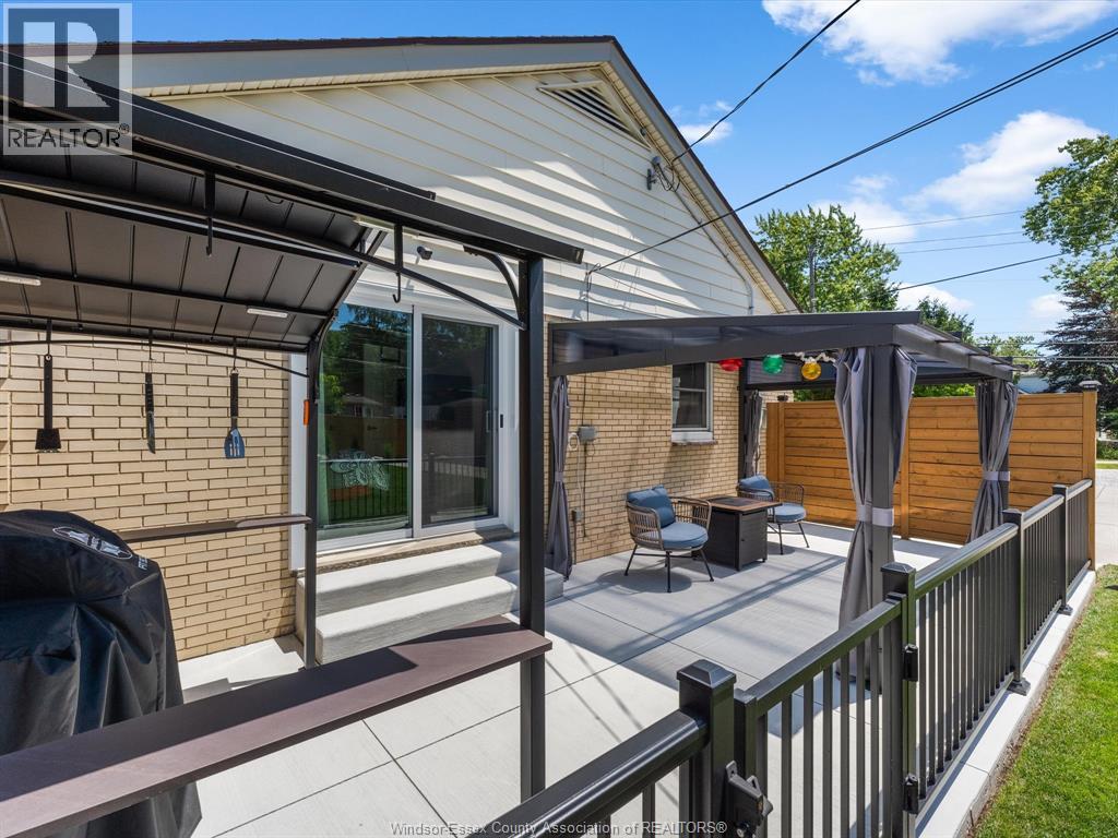 Photo 40 of 297 Fairview Boulevard, Windsor ON