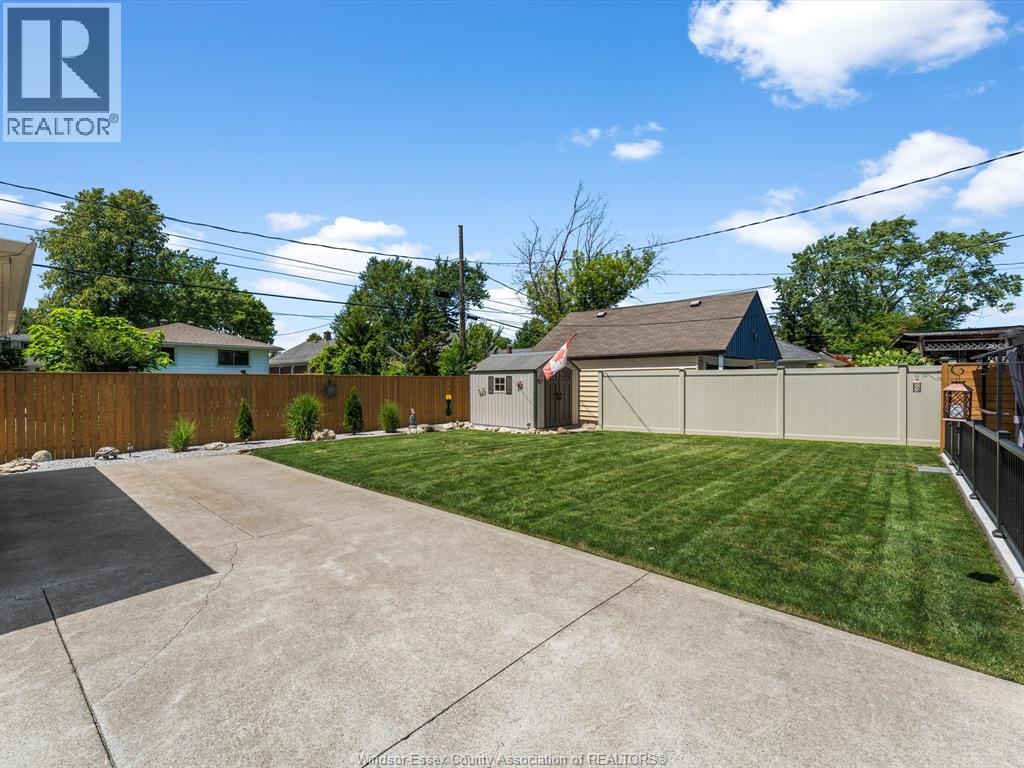 Photo 37 of 297 Fairview Boulevard, Windsor ON