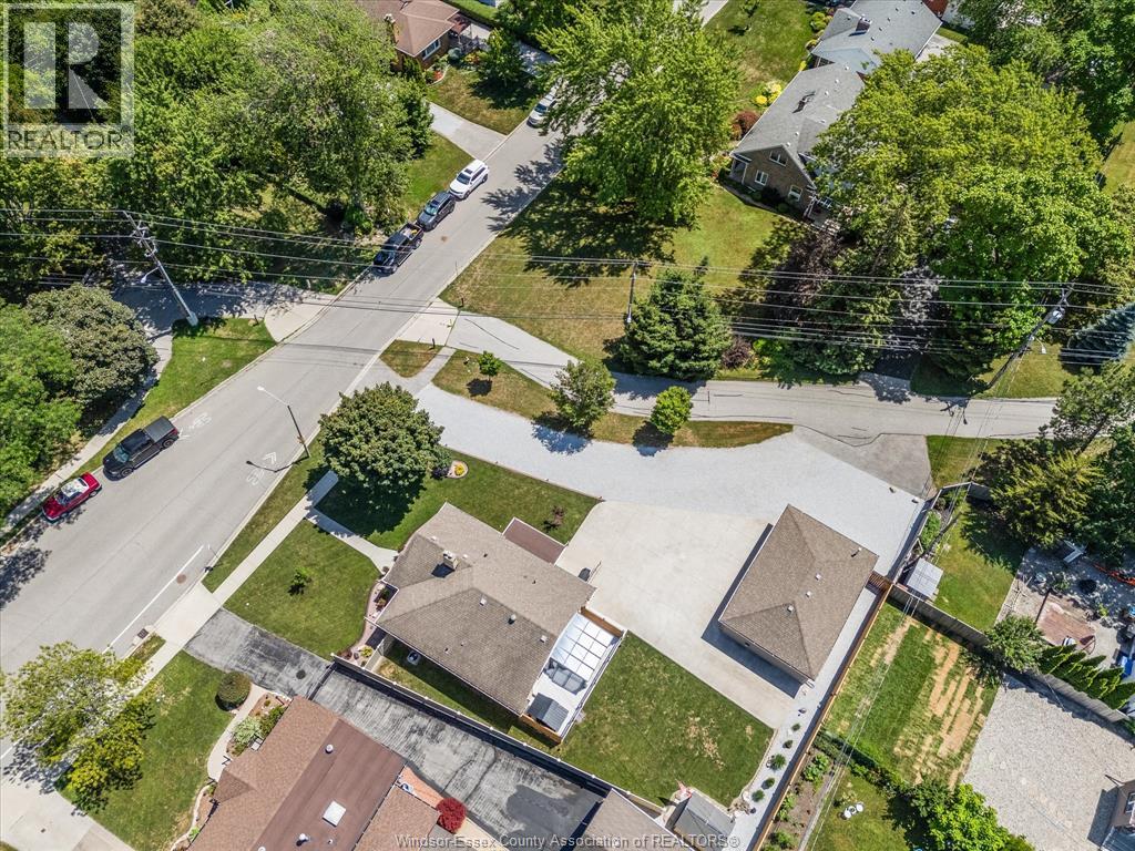 Photo 42 of 297 Fairview Boulevard, Windsor ON