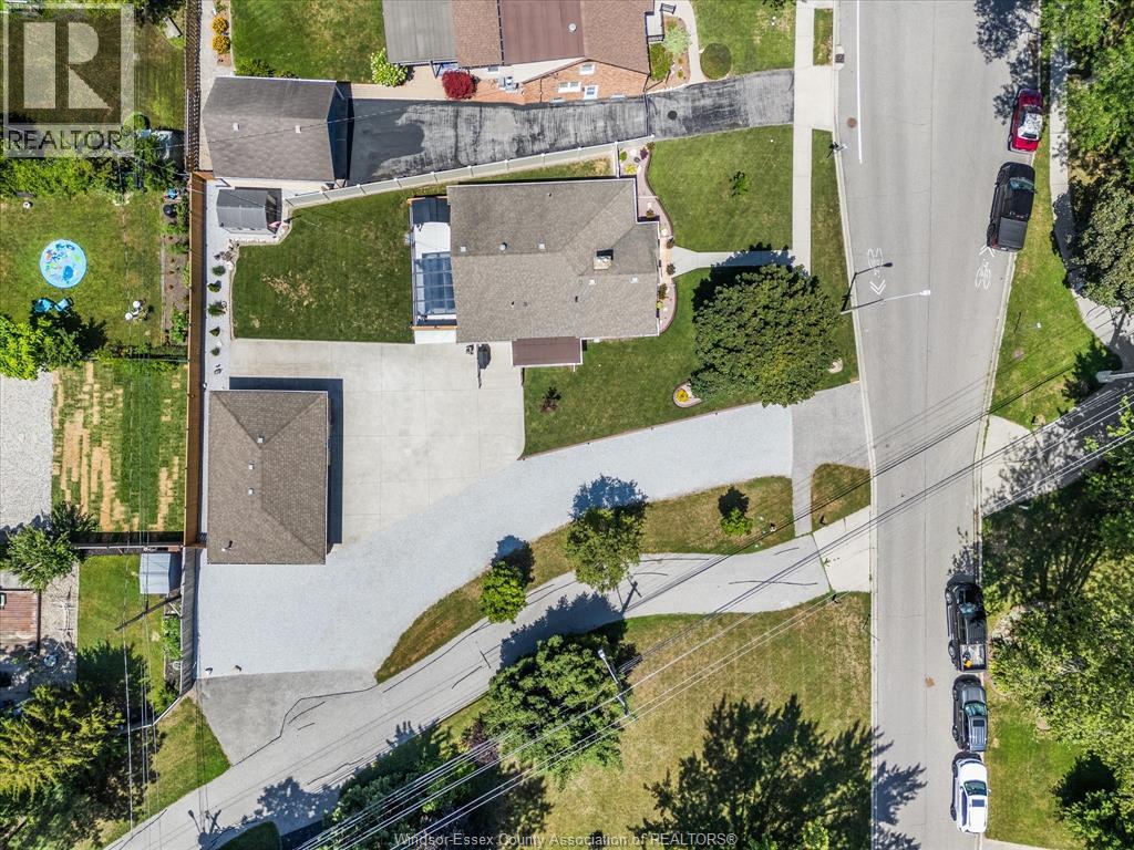 Photo 41 of 297 Fairview Boulevard, Windsor ON