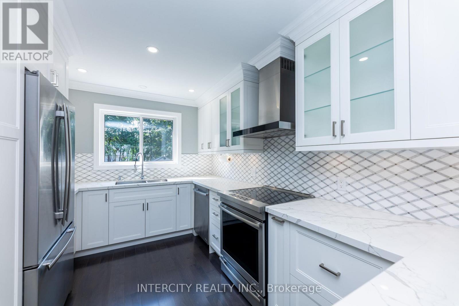 Photo 42 of 19 Marowyne Drive, Toronto ON