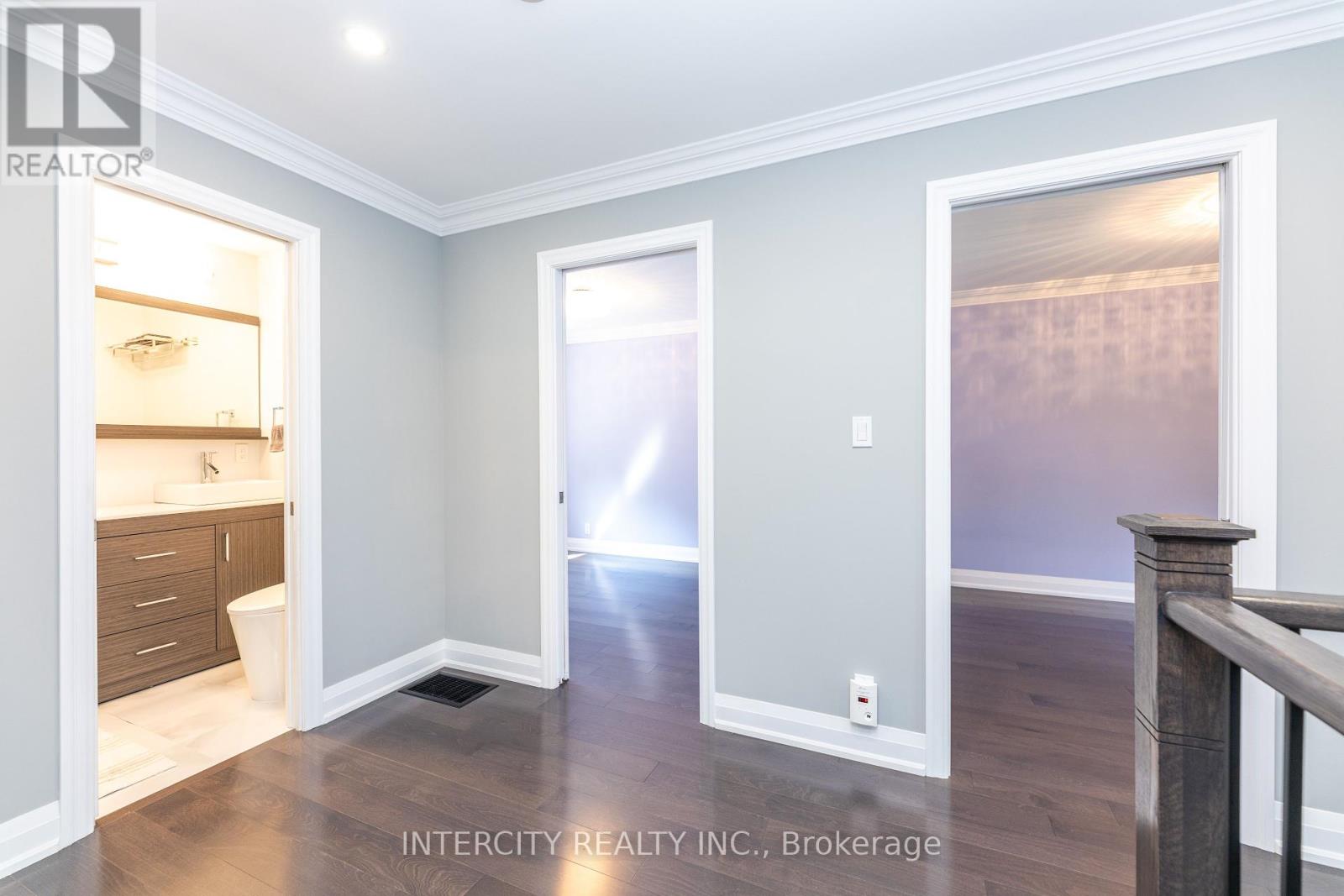 Photo 16 of 19 Marowyne Drive, Toronto ON