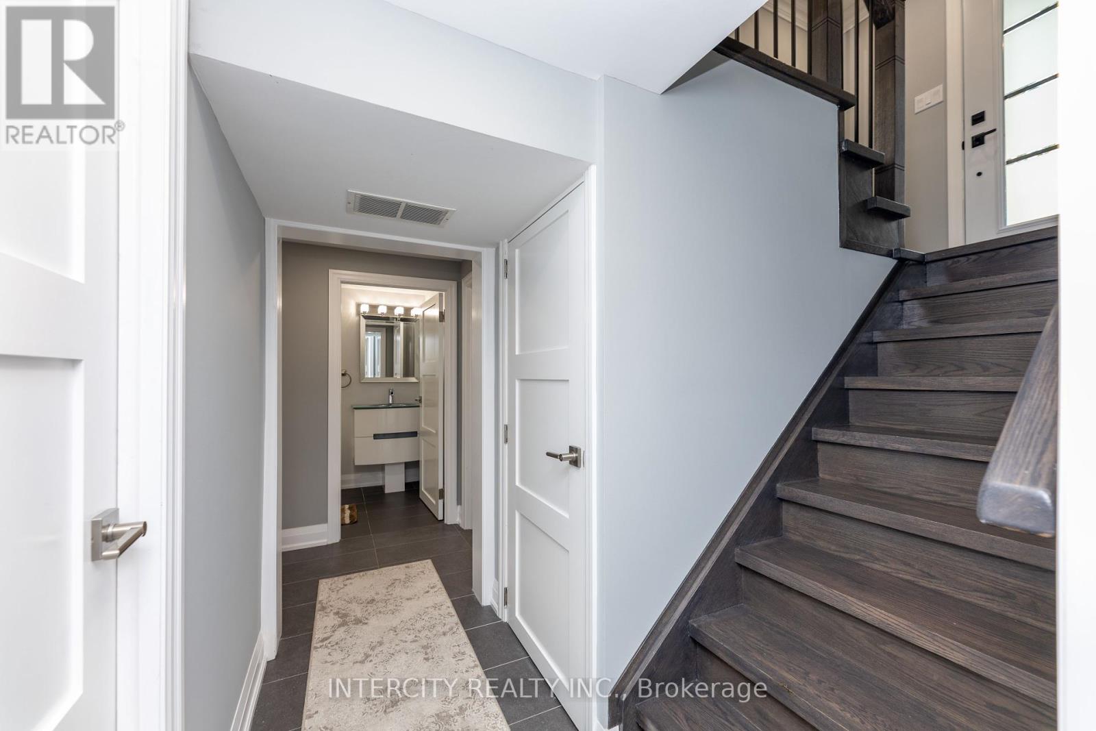 Photo 43 of 19 Marowyne Drive, Toronto ON