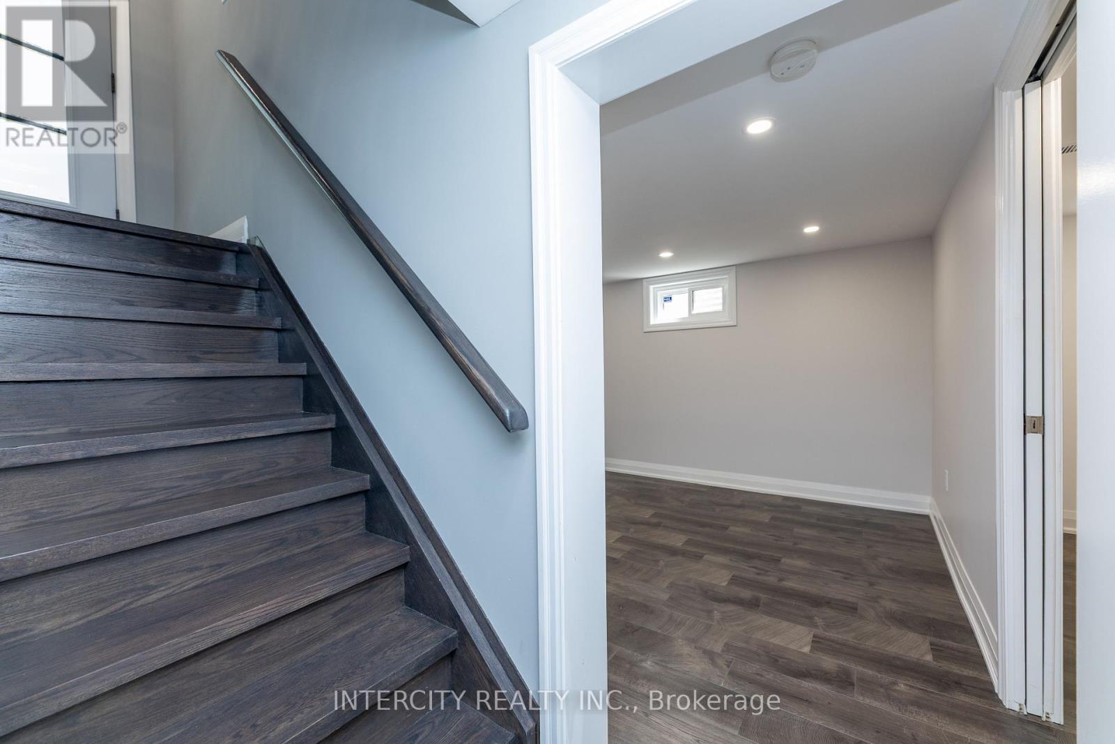 Photo 47 of 19 Marowyne Drive, Toronto ON