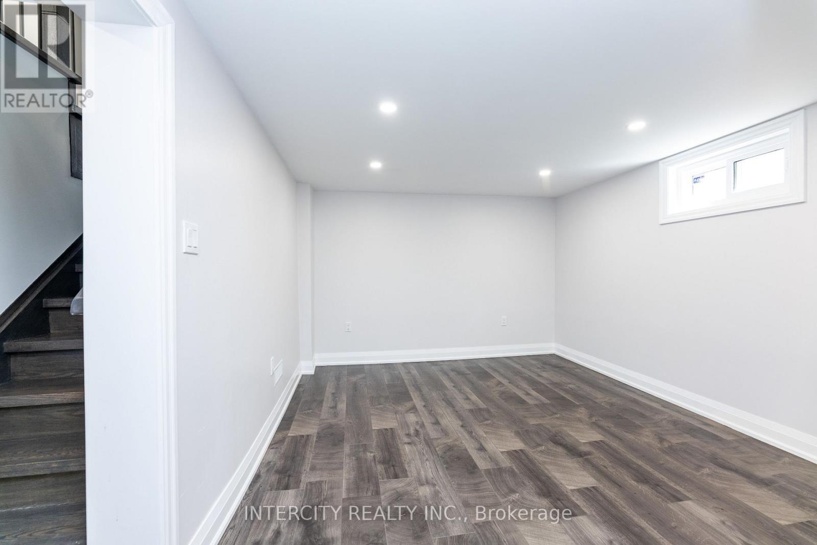 Photo 48 of 19 Marowyne Drive, Toronto ON