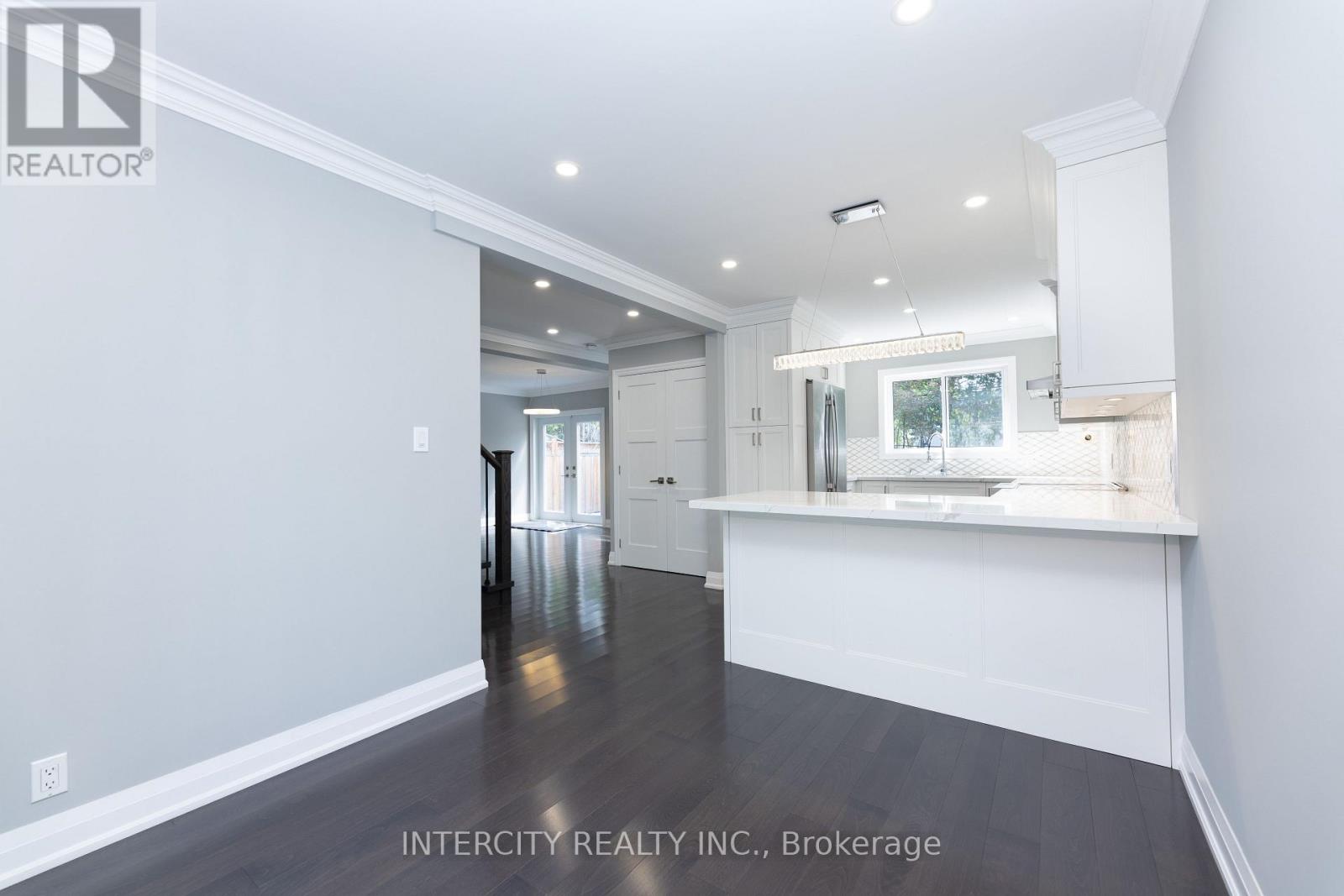 Photo 30 of 19 Marowyne Drive, Toronto ON