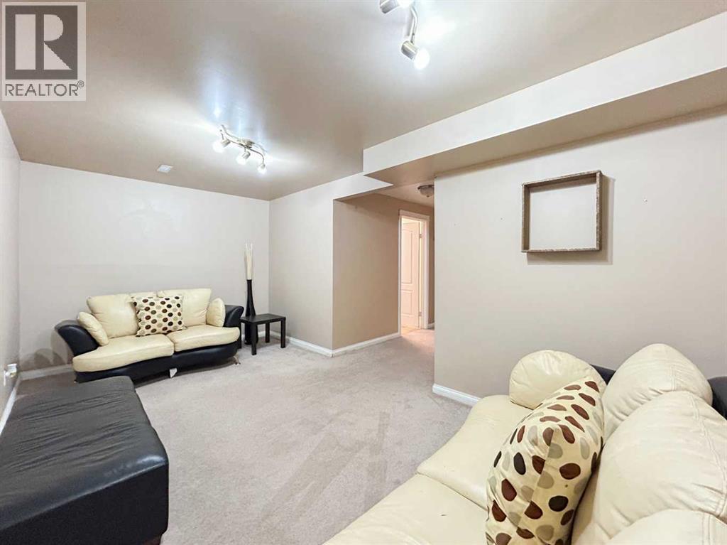 Photo 9 of 245 Pickles Crescent, Fort Mcmurray AB