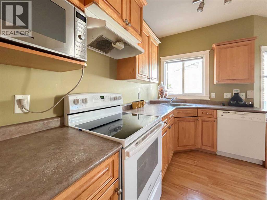 Photo 3 of 245 Pickles Crescent, Fort Mcmurray AB