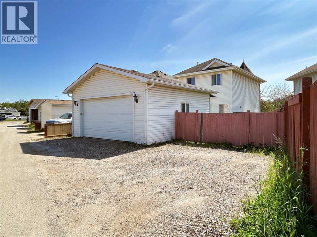 Photo 24 of 245 Pickles Crescent, Fort Mcmurray AB