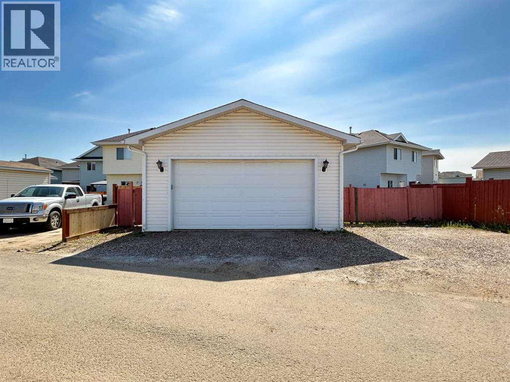 Photo 16 of 245 Pickles Crescent, Fort Mcmurray AB