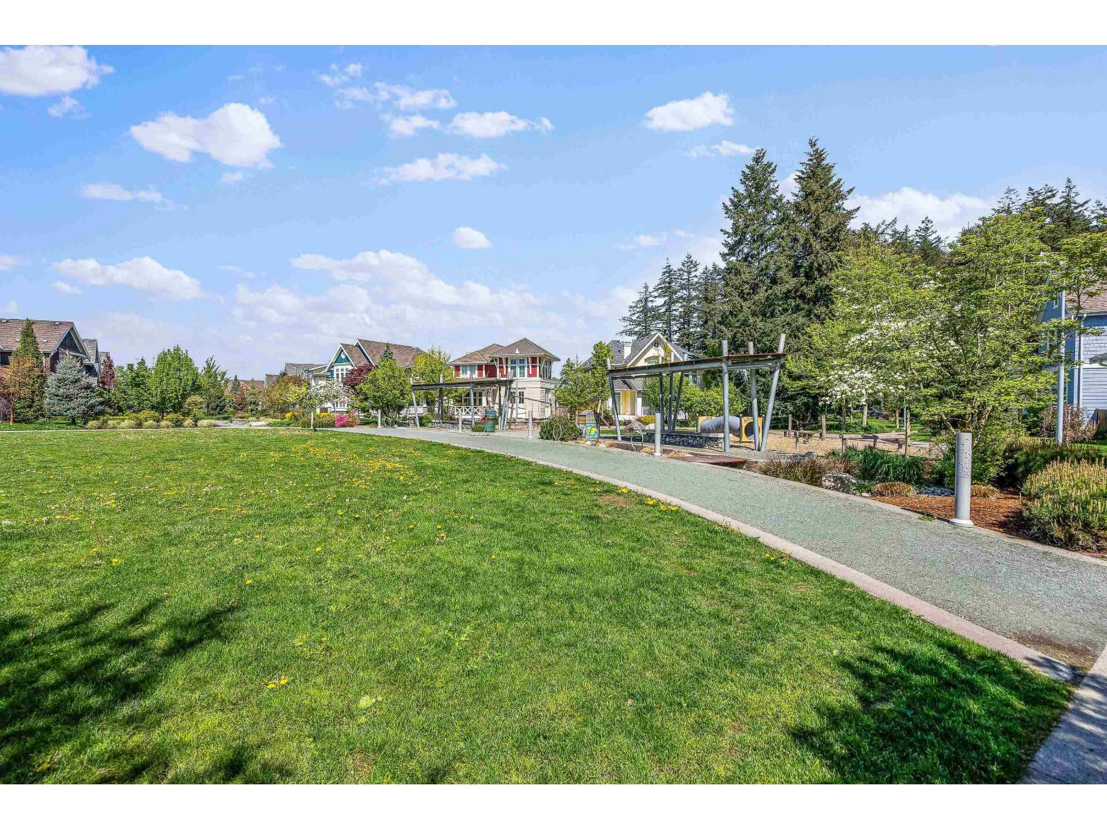 Photo 38 of 44675 Anglers Boulevard Garrison Crossing, Chilliwack BC