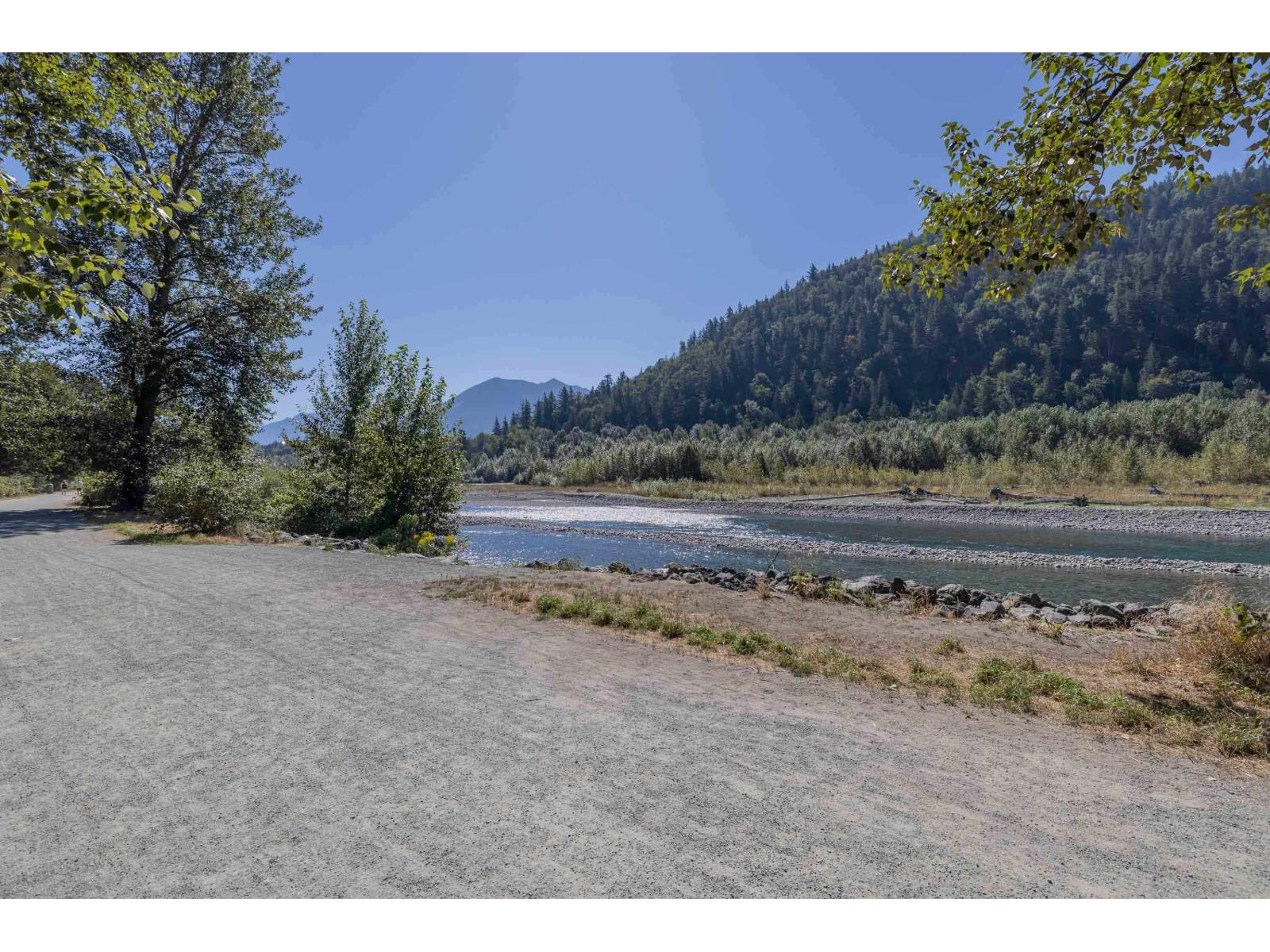 Photo 40 of 44675 Anglers Boulevard Garrison Crossing, Chilliwack BC