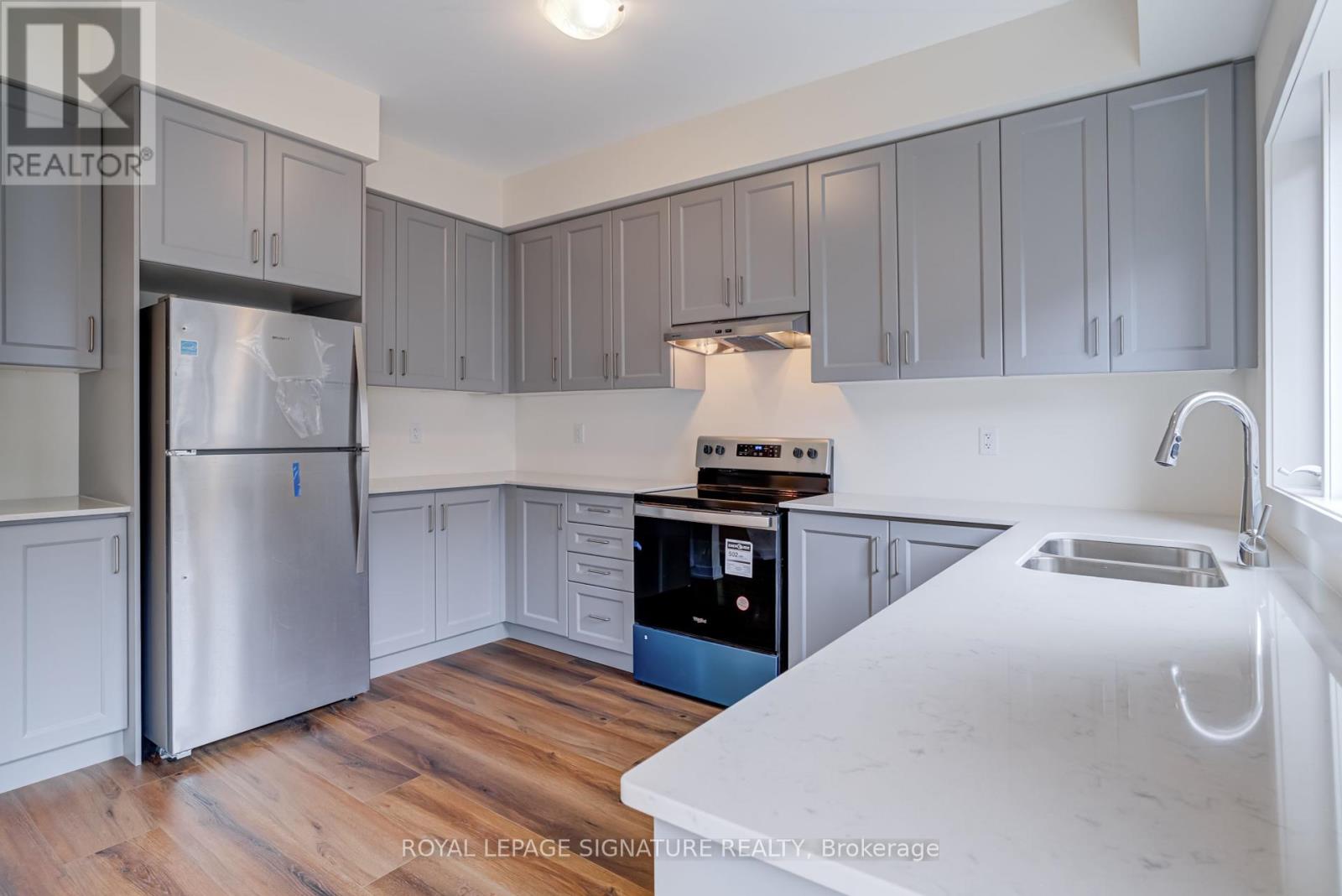 Photo 17 of 504 1695 Dersan Street, Pickering ON